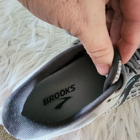 Brooks Women's size 10 gray running adrenaline 21 guiderails - Picture 3 of 9